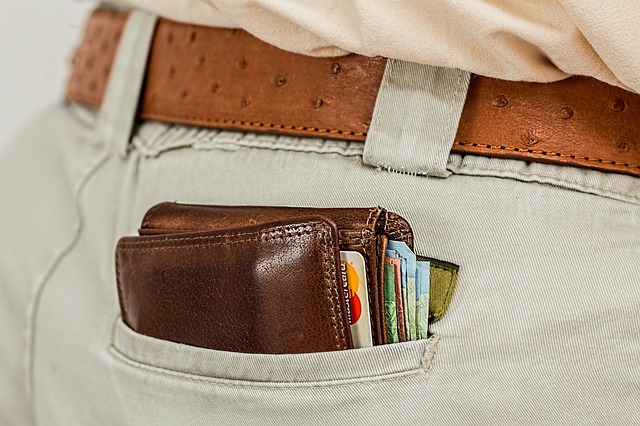 peněženka v zadní kapse